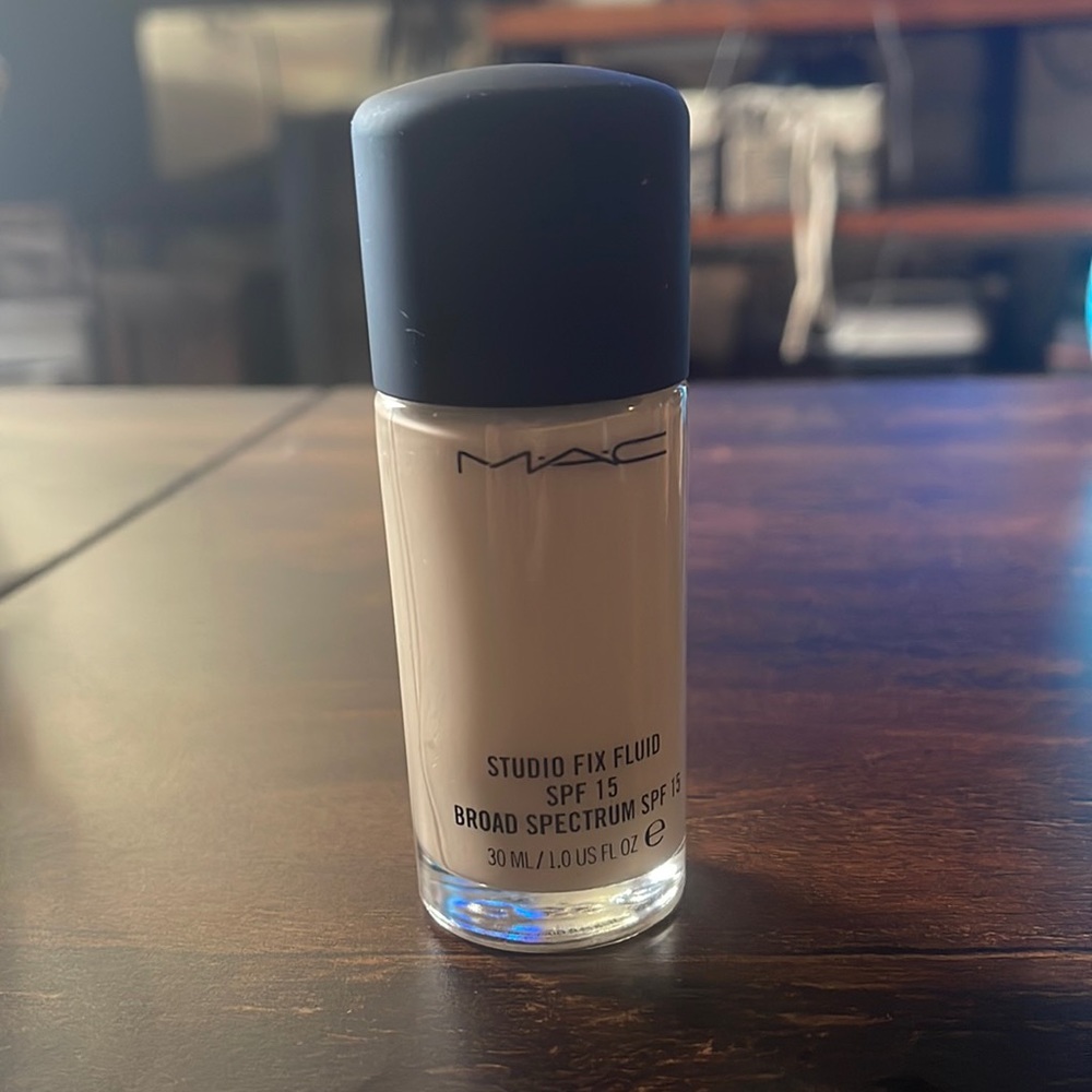 MAC Studio Fix Fluid Foundation